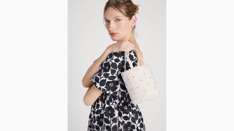 petit sac seau orné de perles purl Kate Spade femmes accessoires D8288323 multicolore irisé